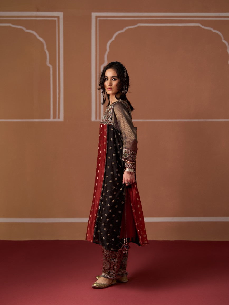 Aditi Kurta