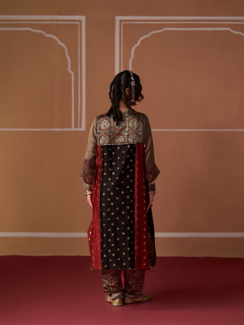 Aditi Kurta