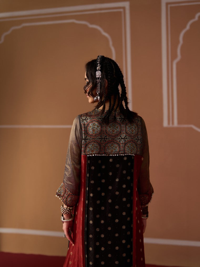 Aditi Kurta