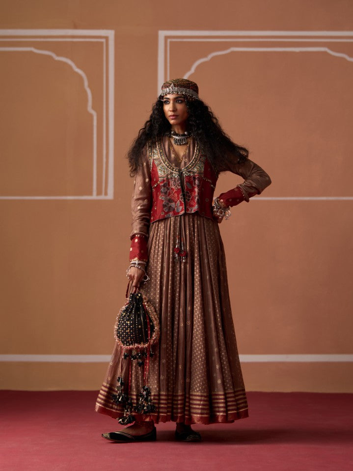 Mishti Kurta & 
tania Churidar