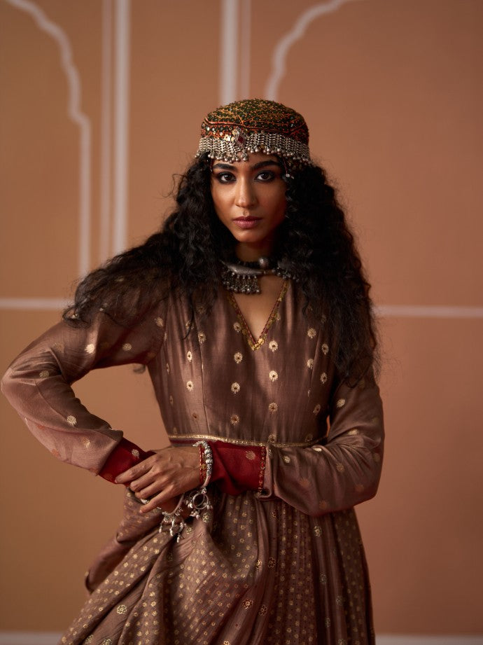Mishti Kurta & 
tania Churidar