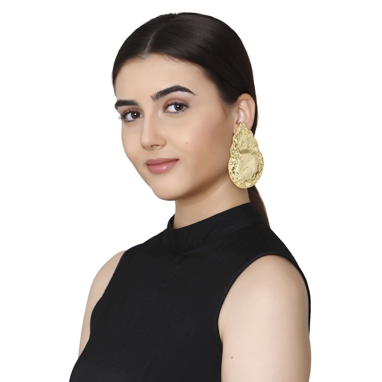 Valliyan Beaten Drop Gold Earring