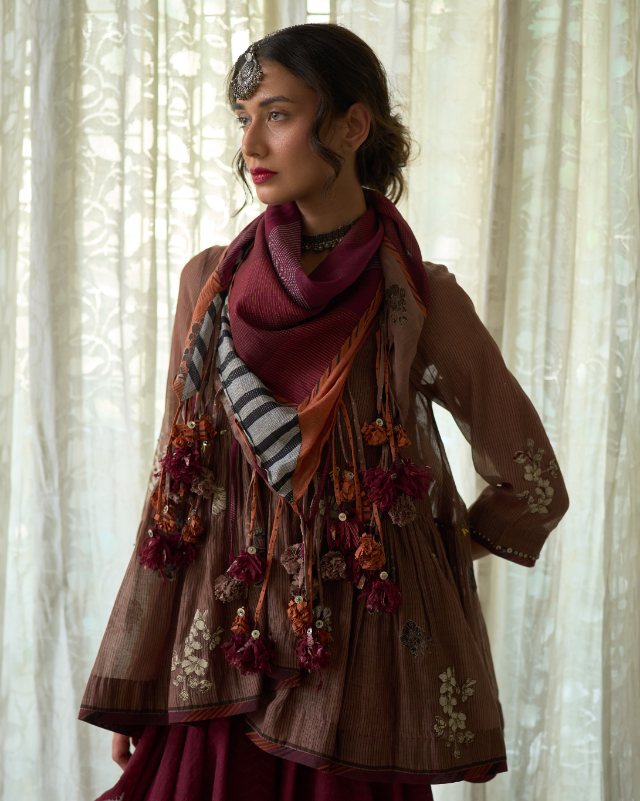 Tavi Scarf