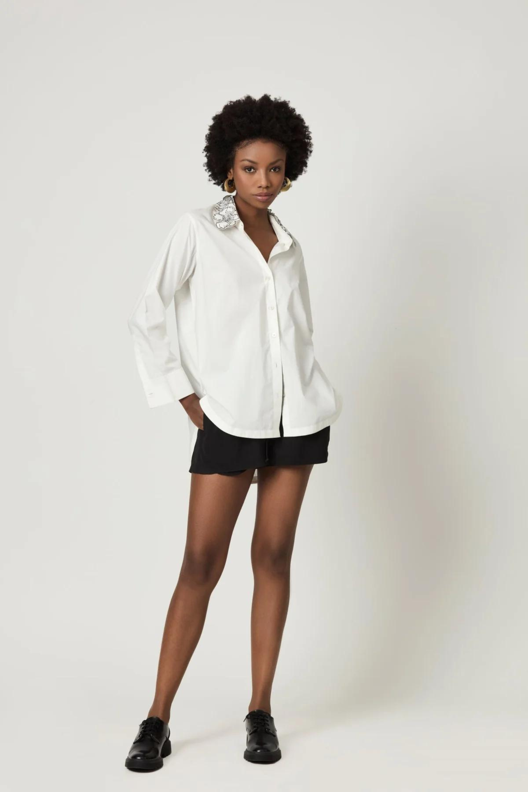 Luna Embroidered Collar Shirt With Shorts