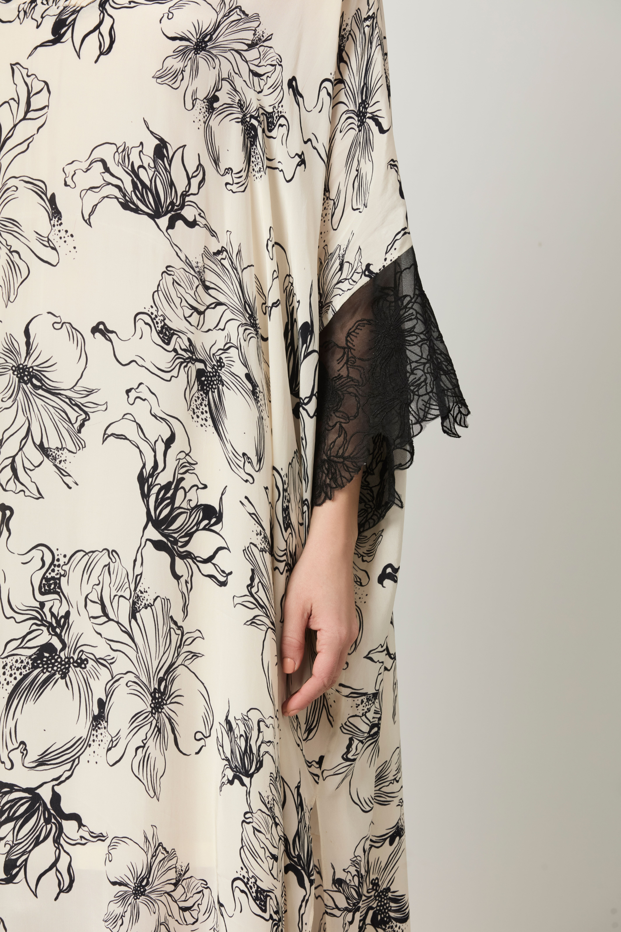 Luna V Neck Kaftan