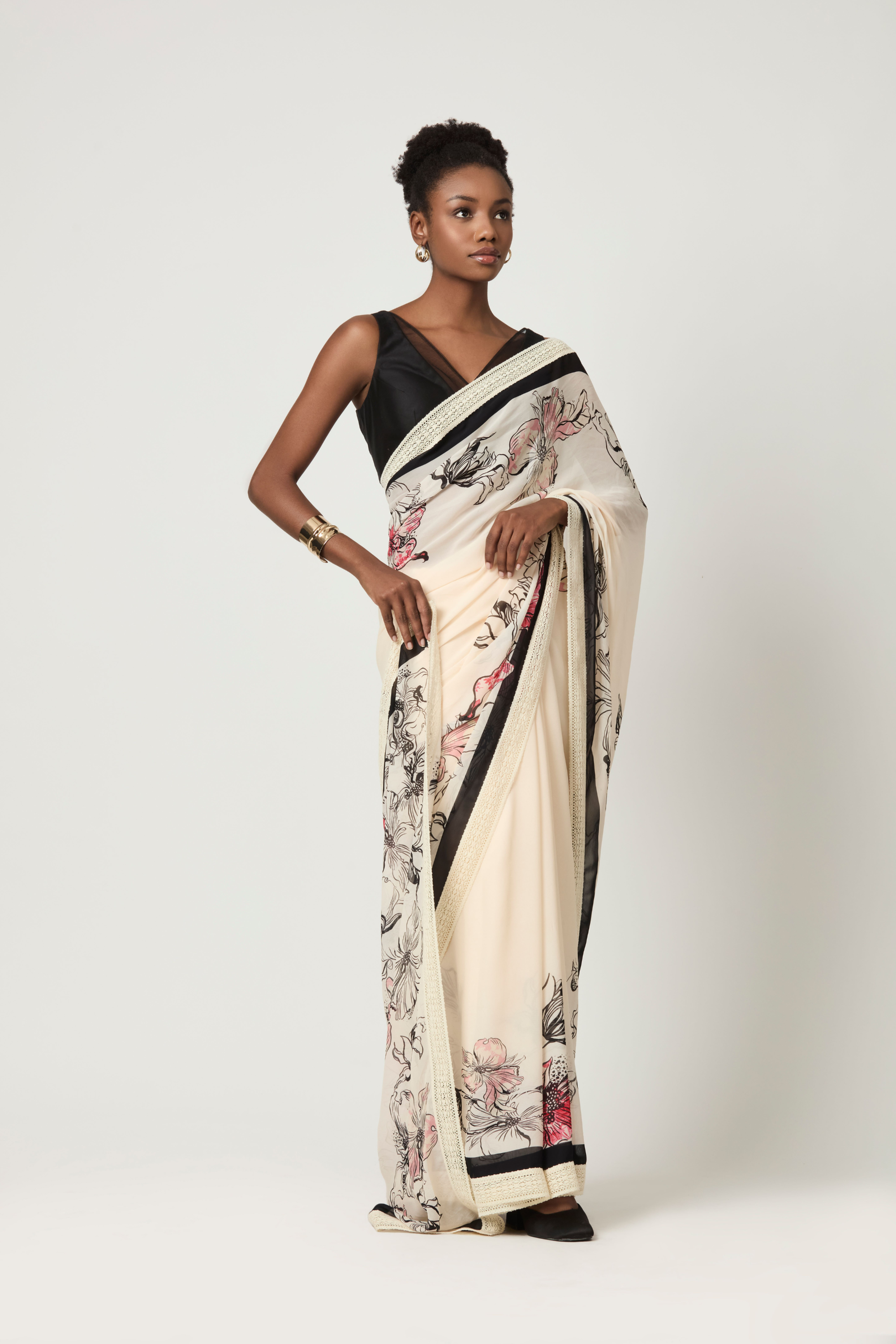 Luna Placement Printed Saree With Plunging V Neck Blouse