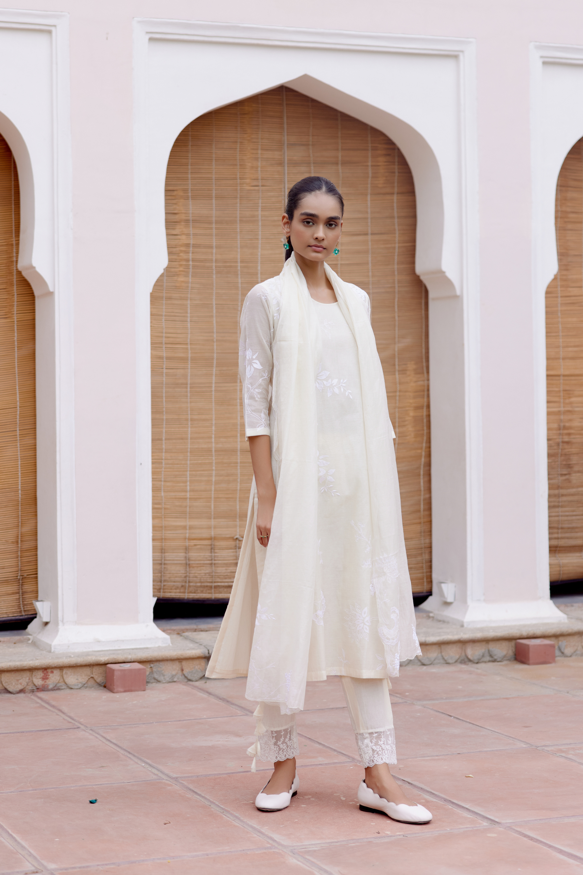 Swan Floral Embroidered Kurta Set