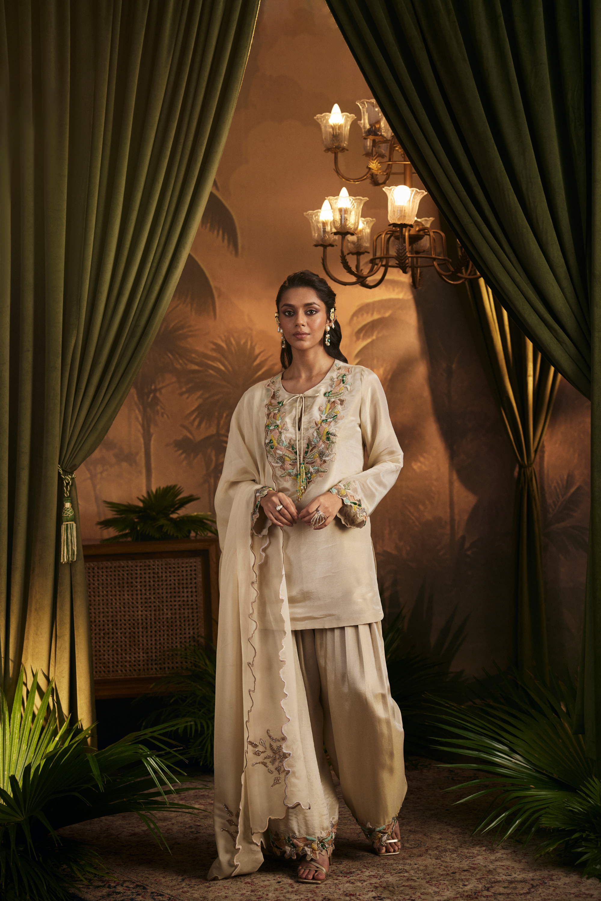 Embroidered Yoke Kaftan With Slip