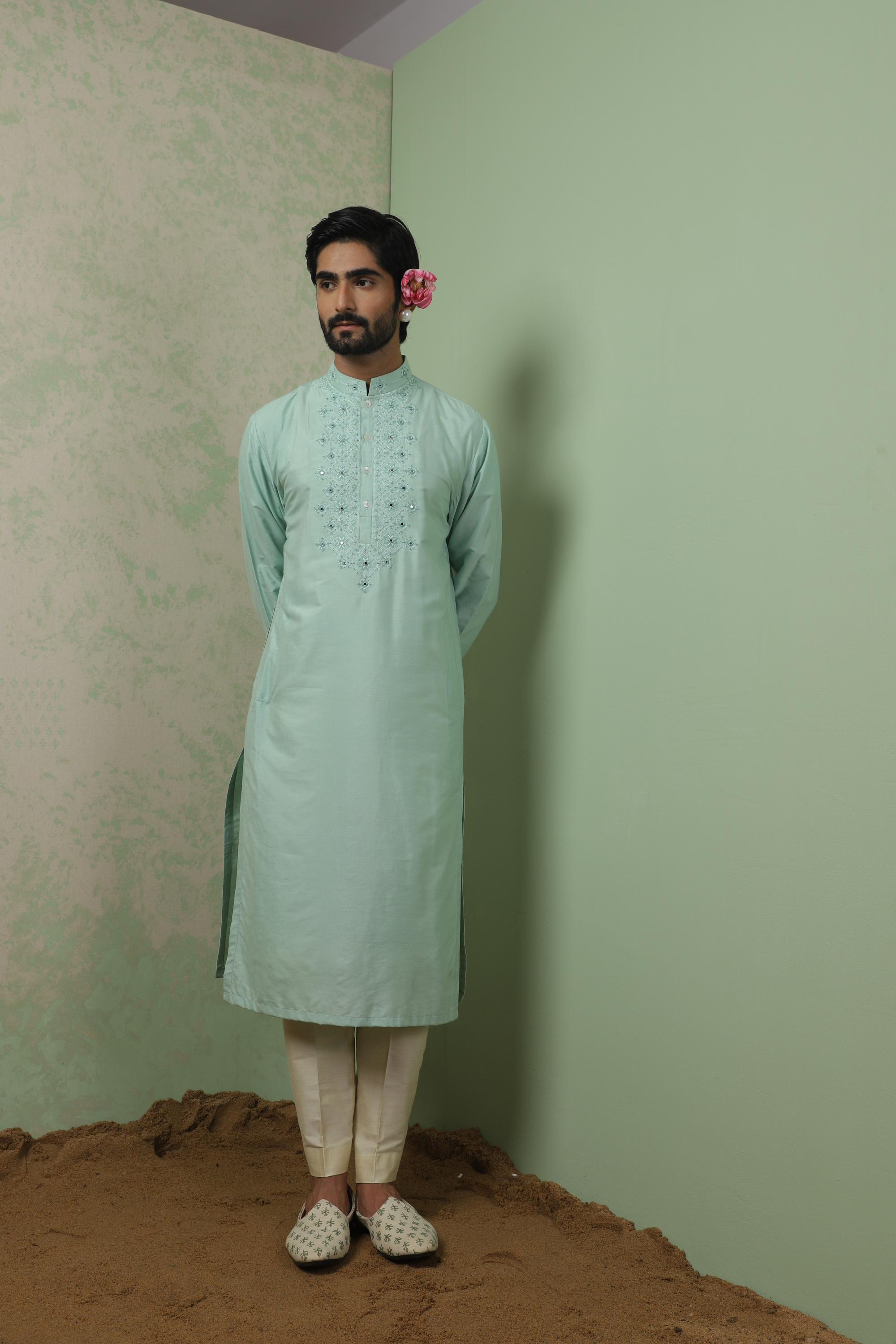 Abira Mirror Embroidered Kurta