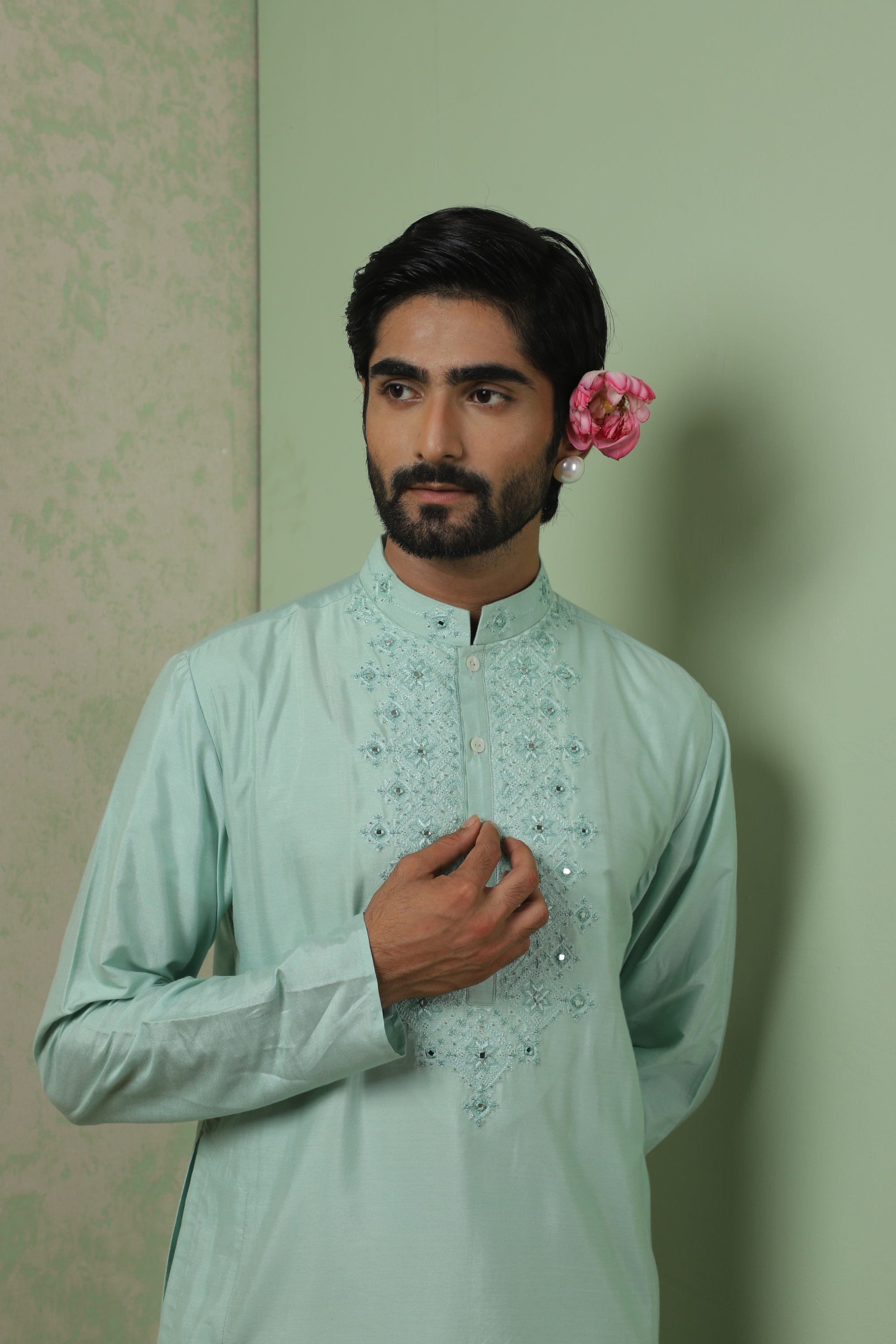 Abira Mirror Embroidered Kurta