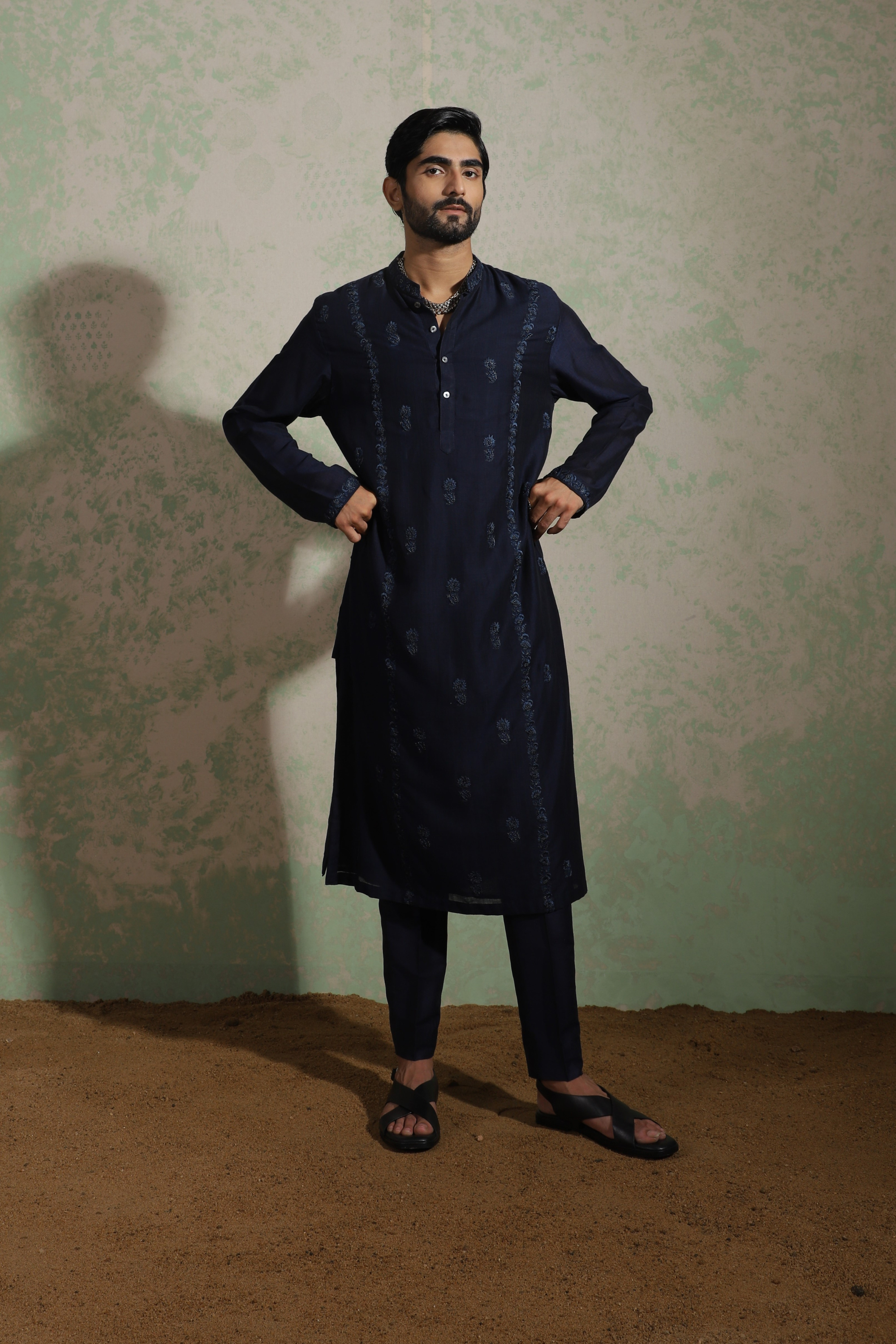 Kashmiri Buti Embroidered Kurta