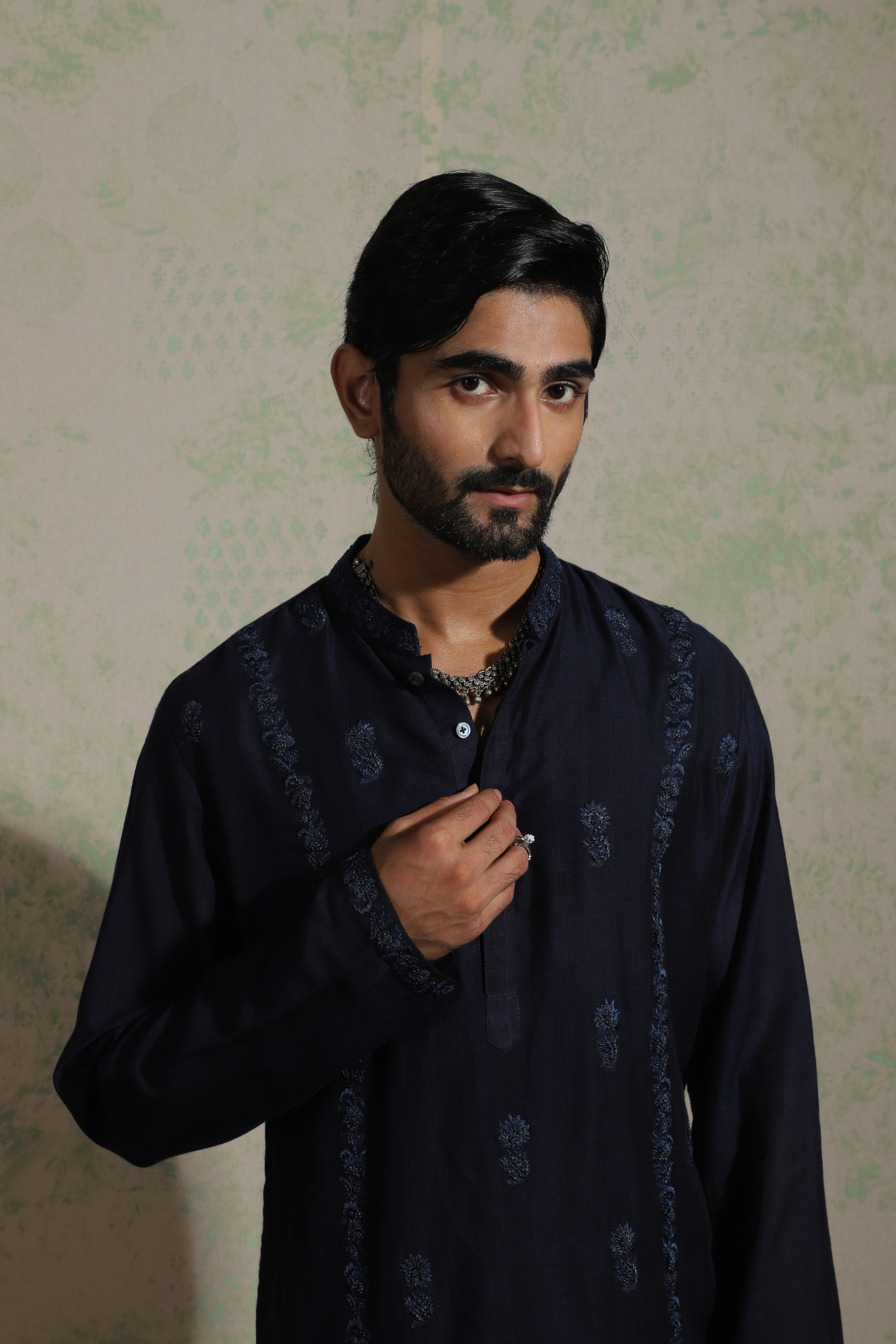 Kashmiri Buti Embroidered Kurta