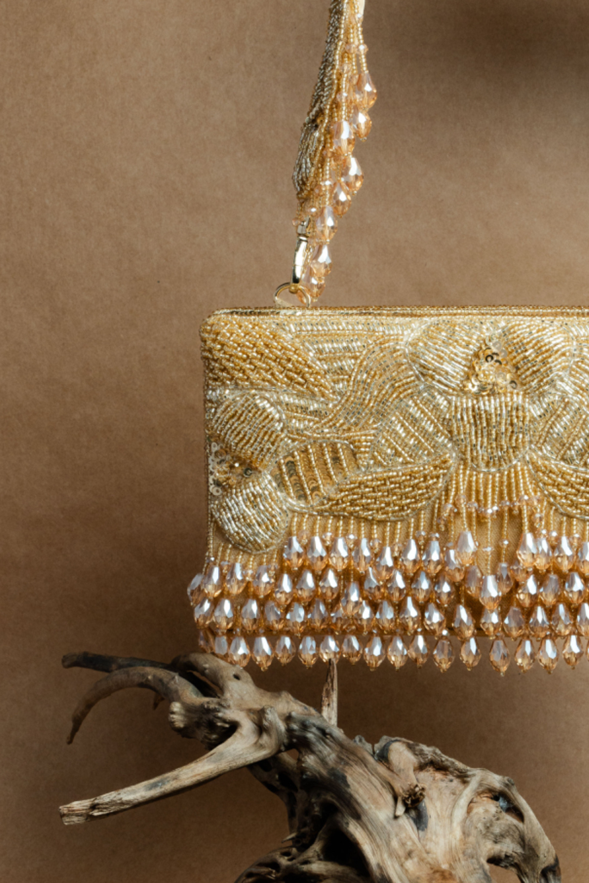 Ornate Radiance Kasse Golden Aura