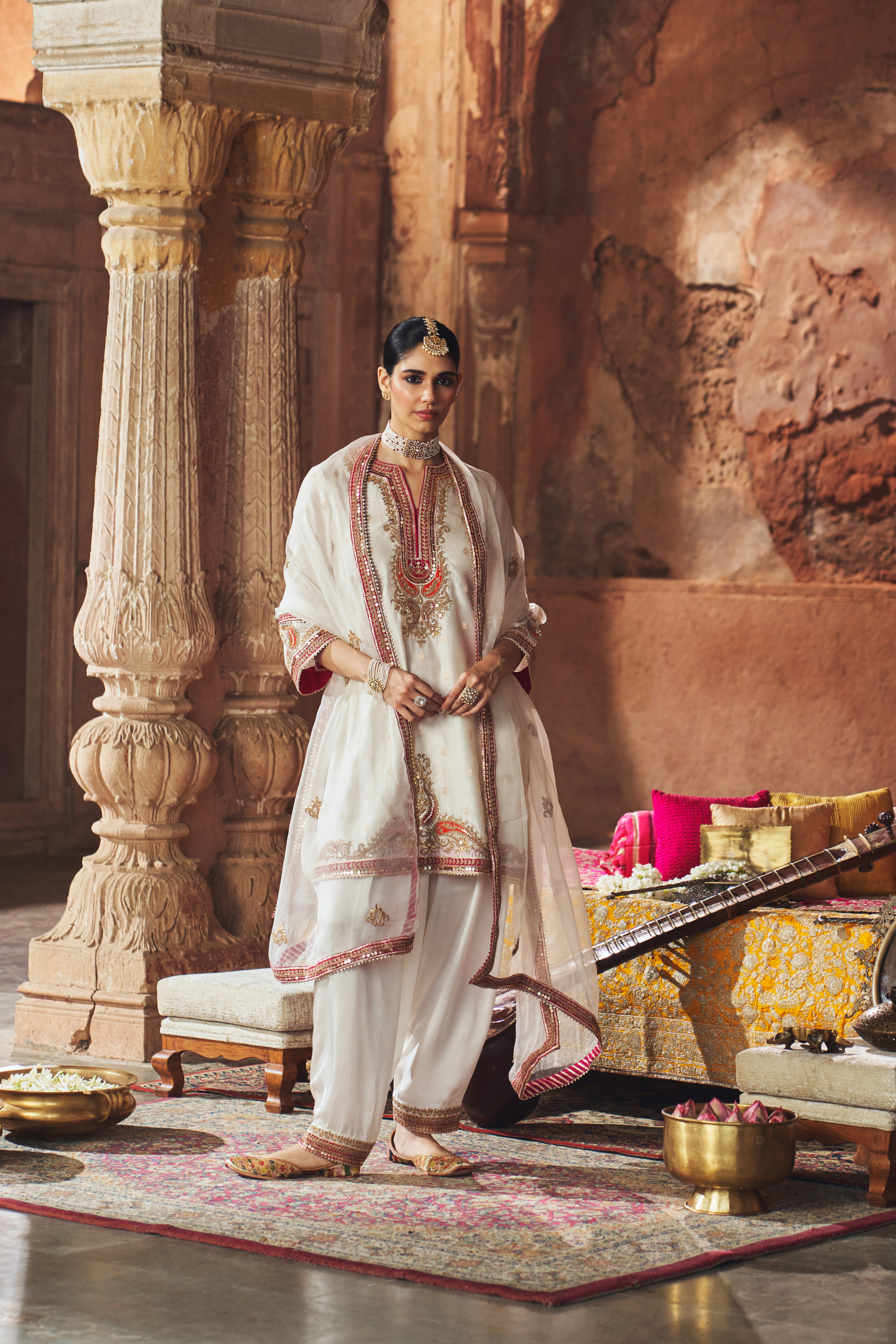 Mehwish - Daisy Ivory Short Kurta Set