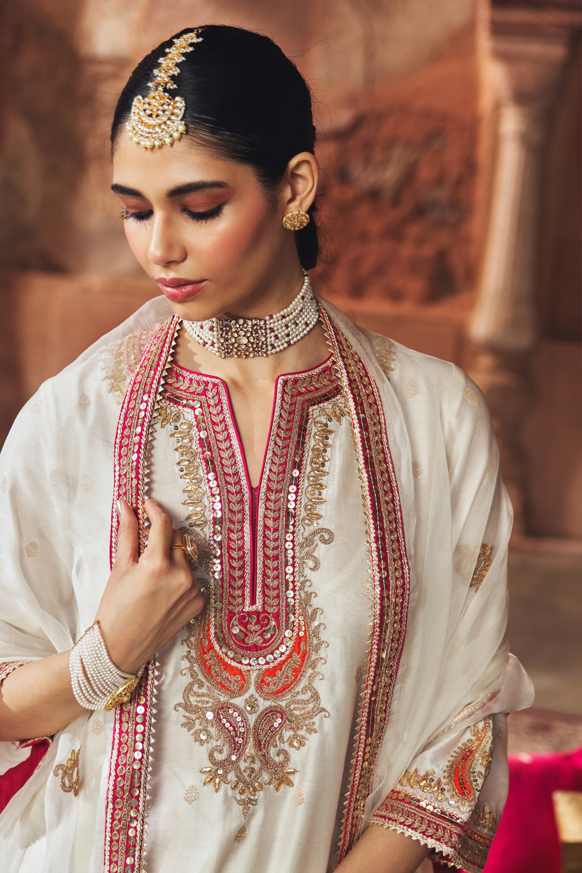 Mehwish - Daisy Ivory Short Kurta Set