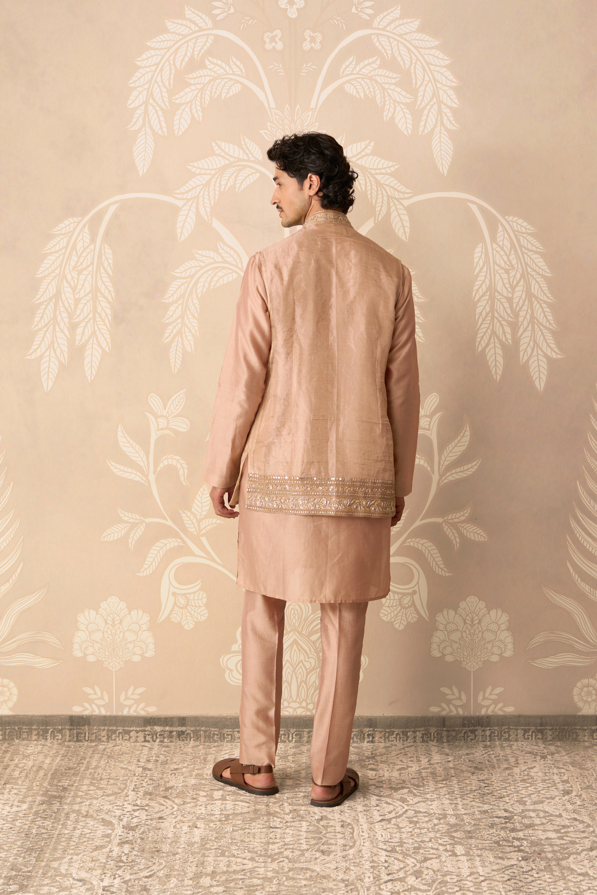 Zaroon 
kurta Bandi Set
