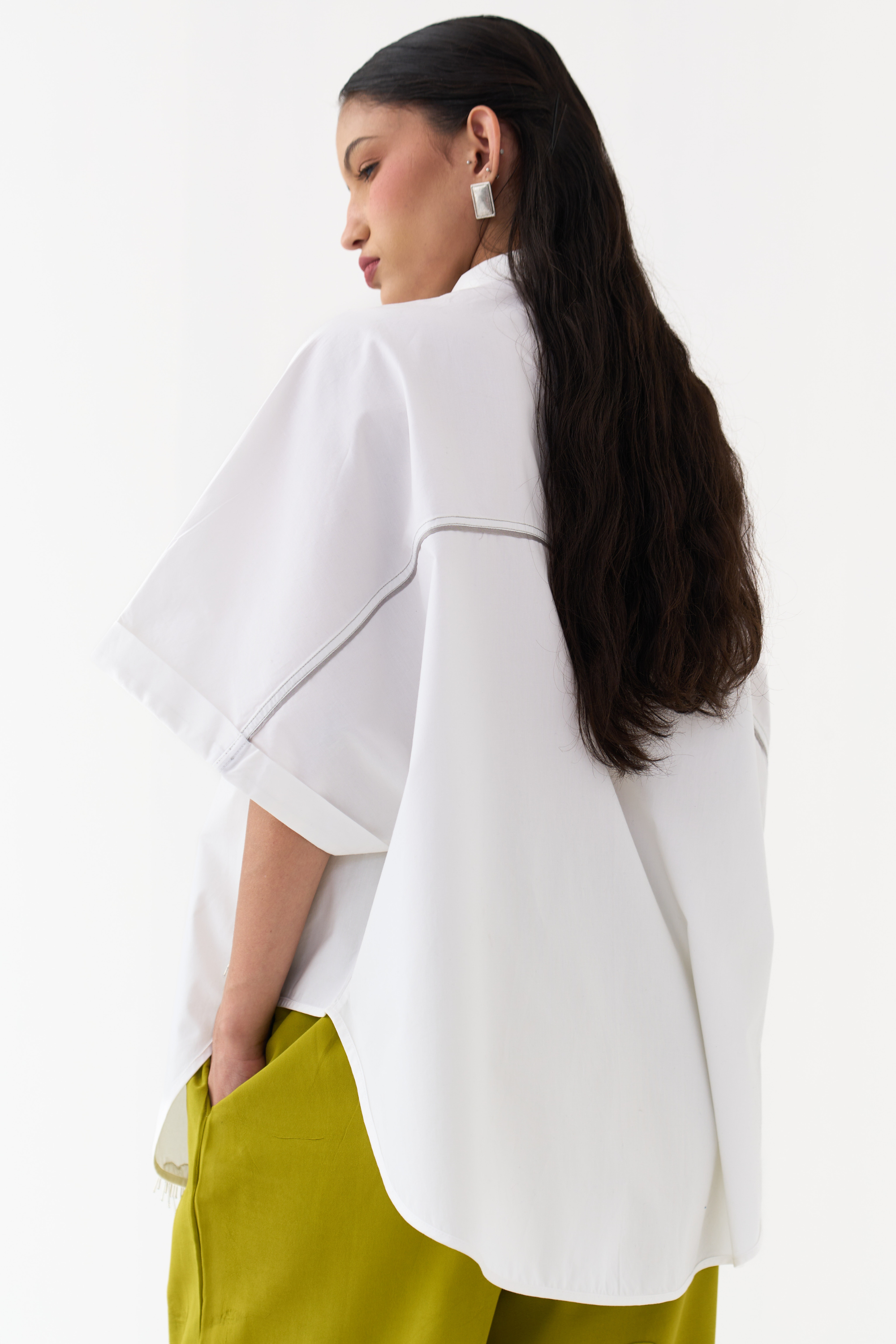 Hand Emb. Detail U-hem Shirt Co-ord