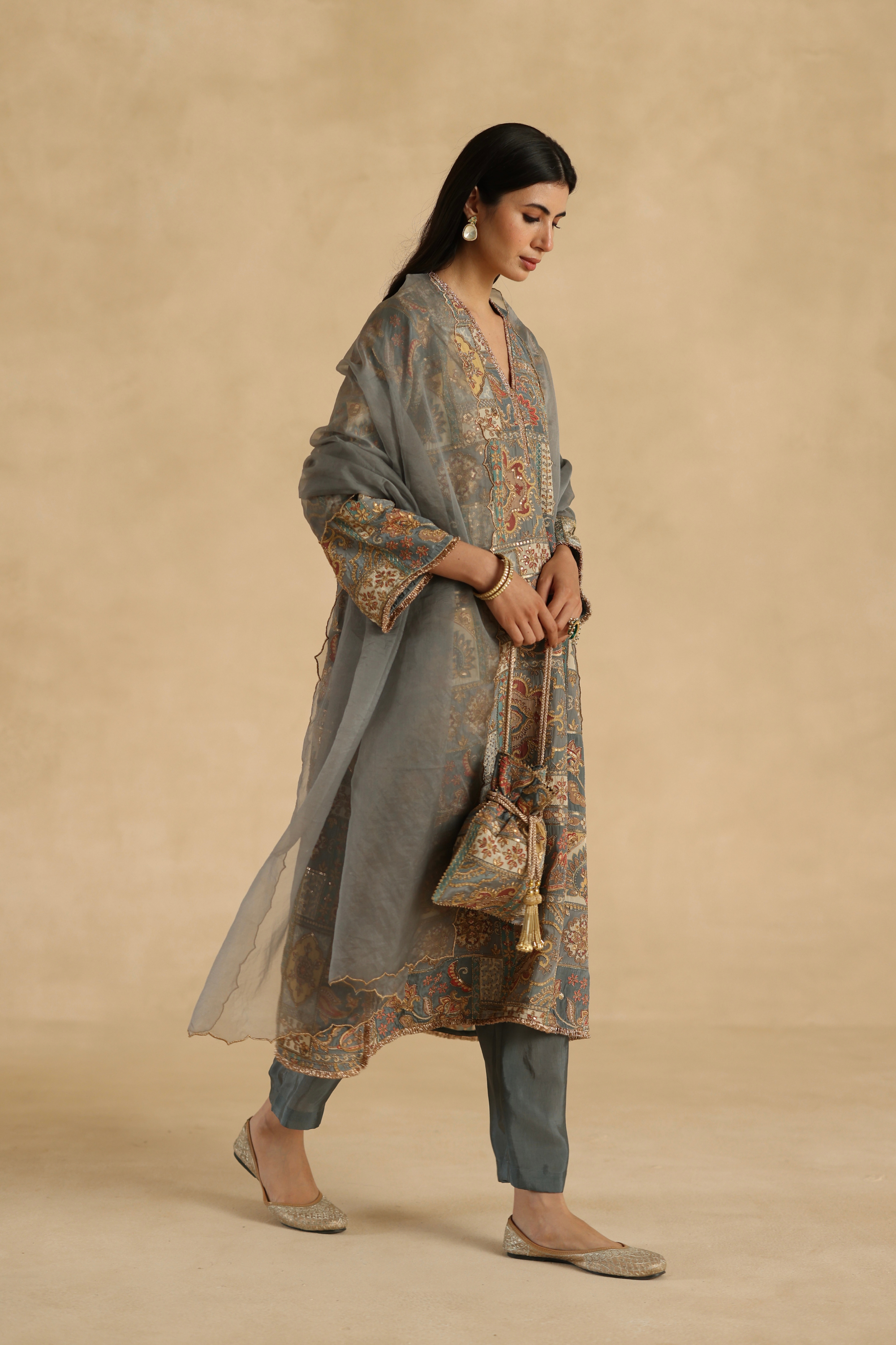 Tarini Suit Set
