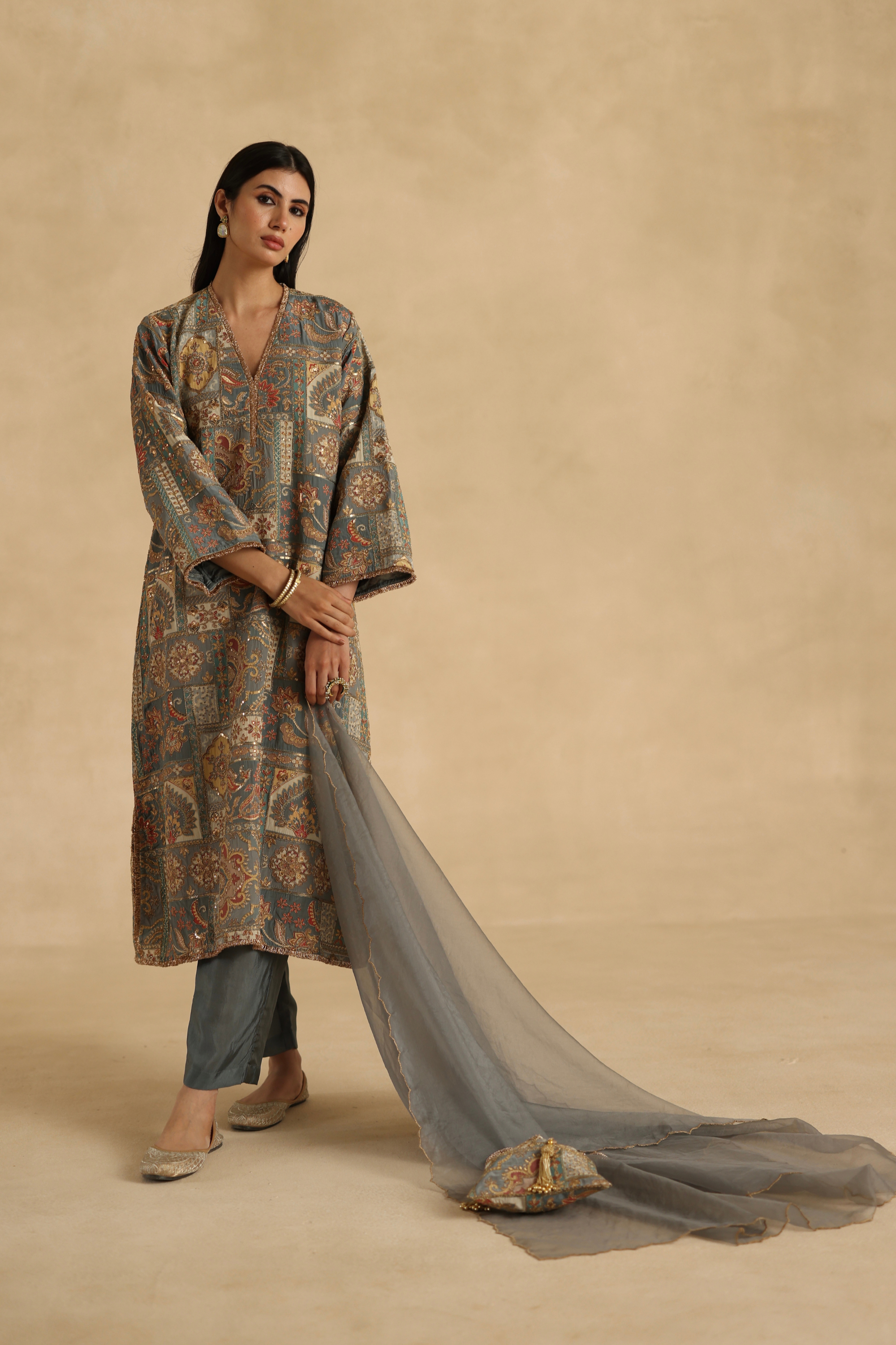 Tarini Suit Set