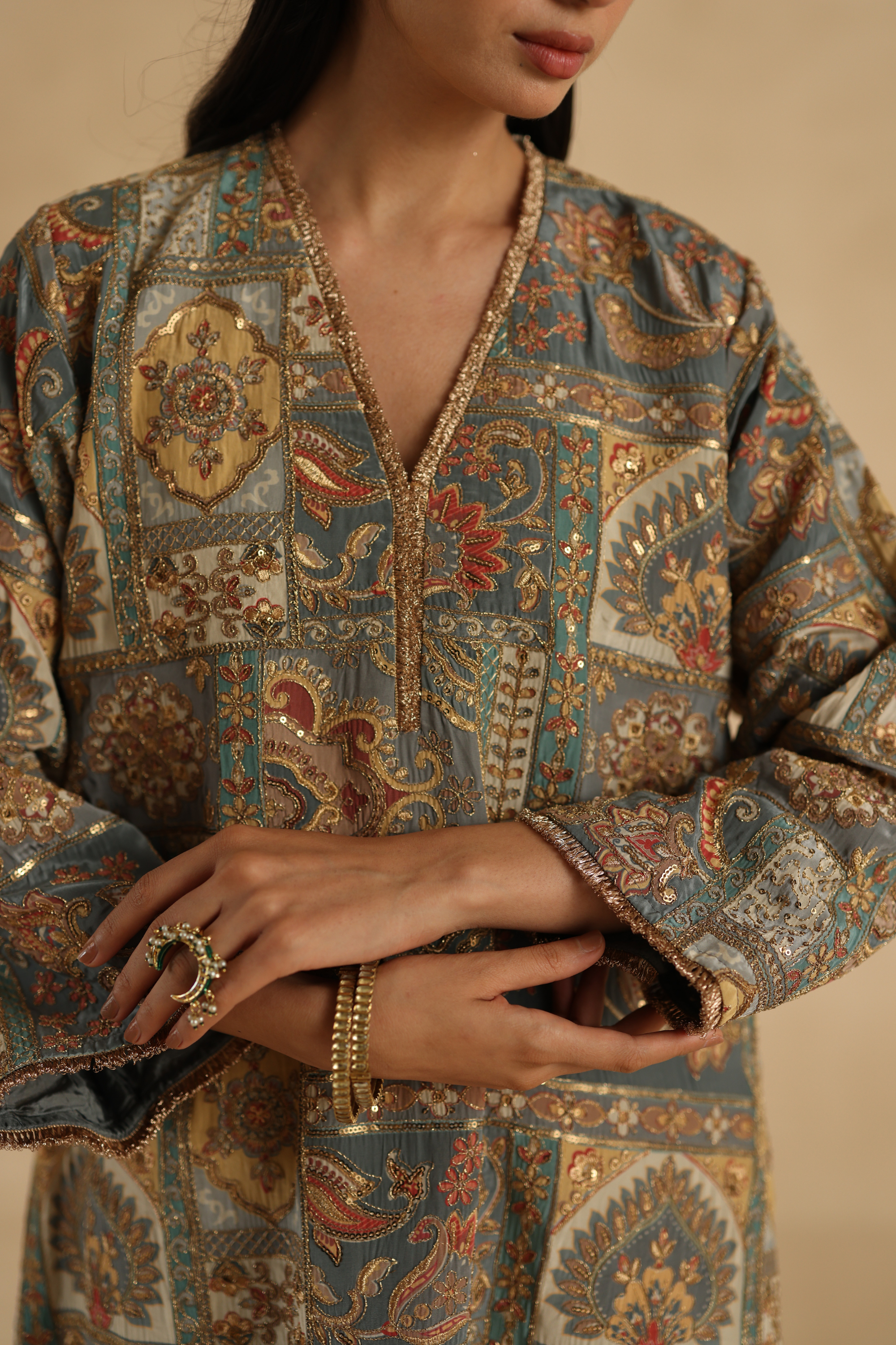 Tarini Suit Set