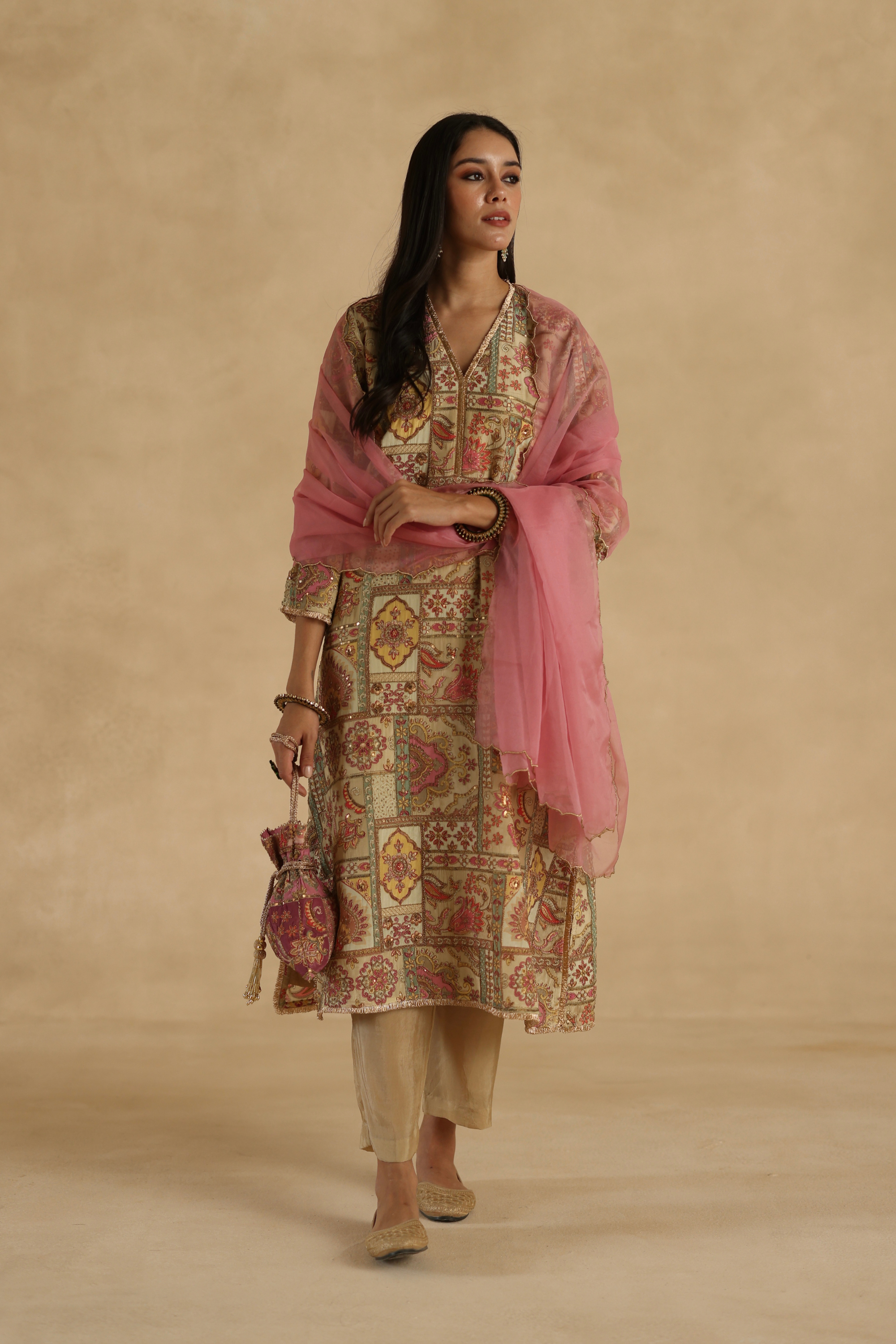 Tarini Suit Set