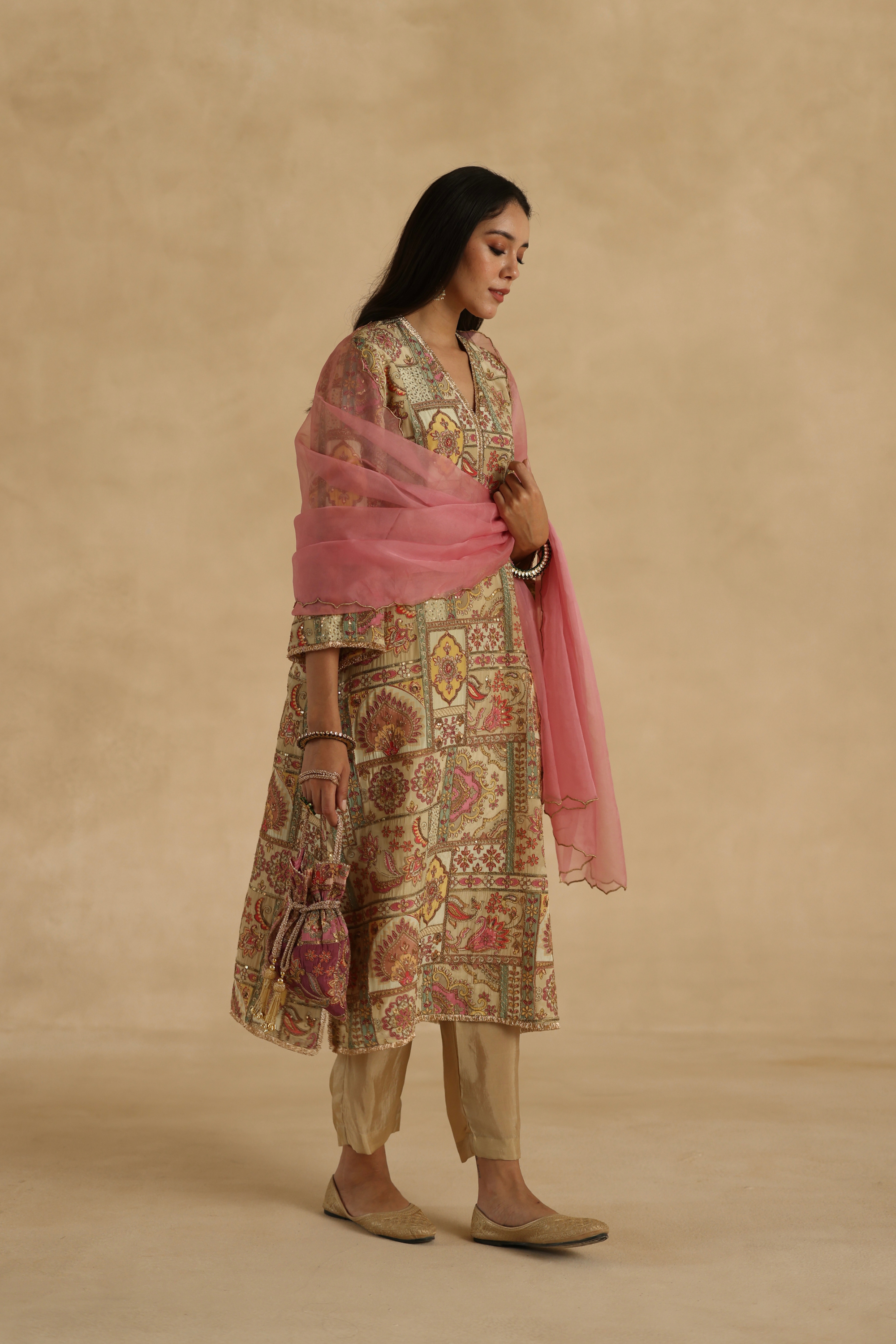 Tarini Suit Set
