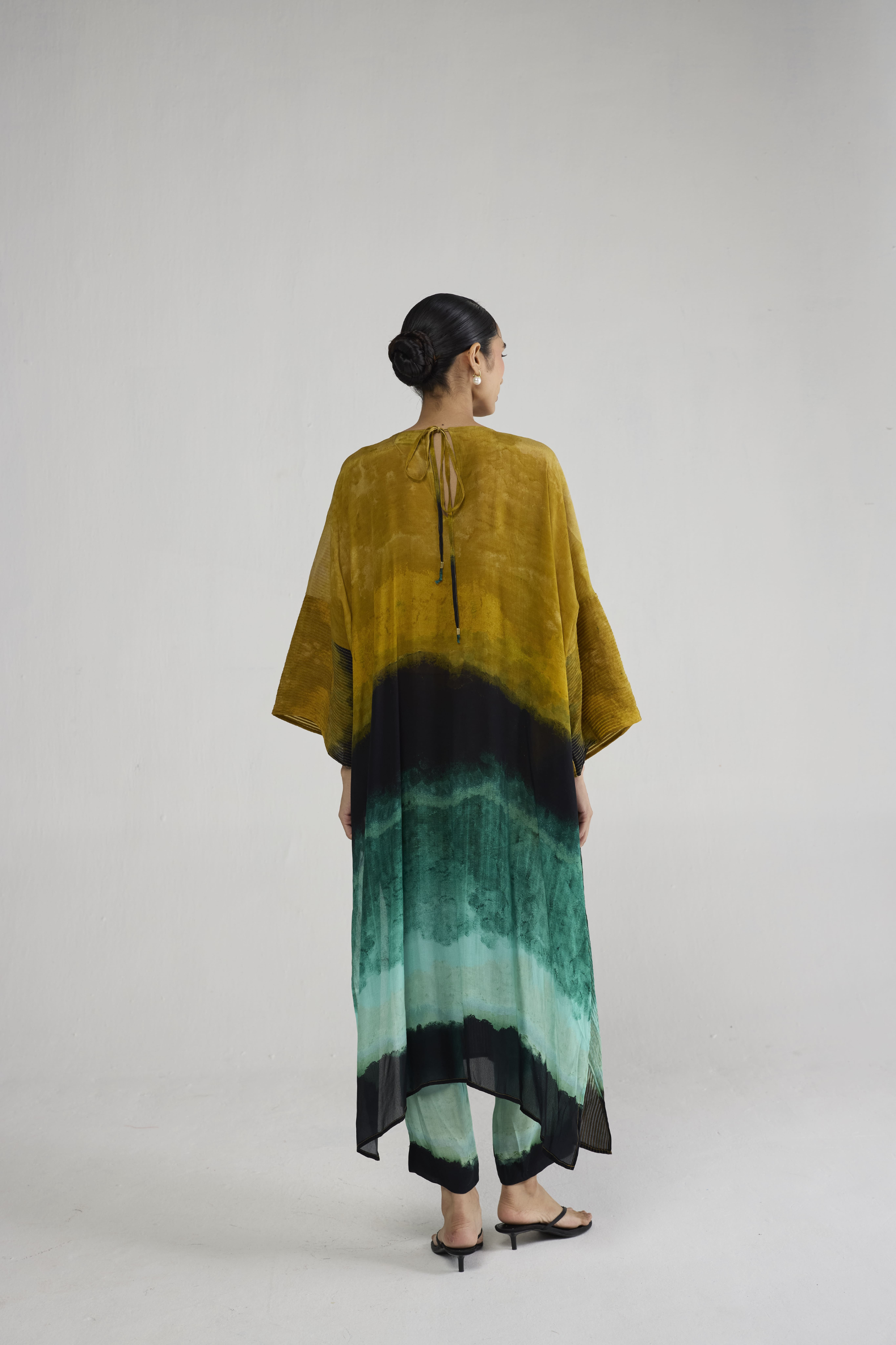Uri Pintucks Kaftan Kurta Set