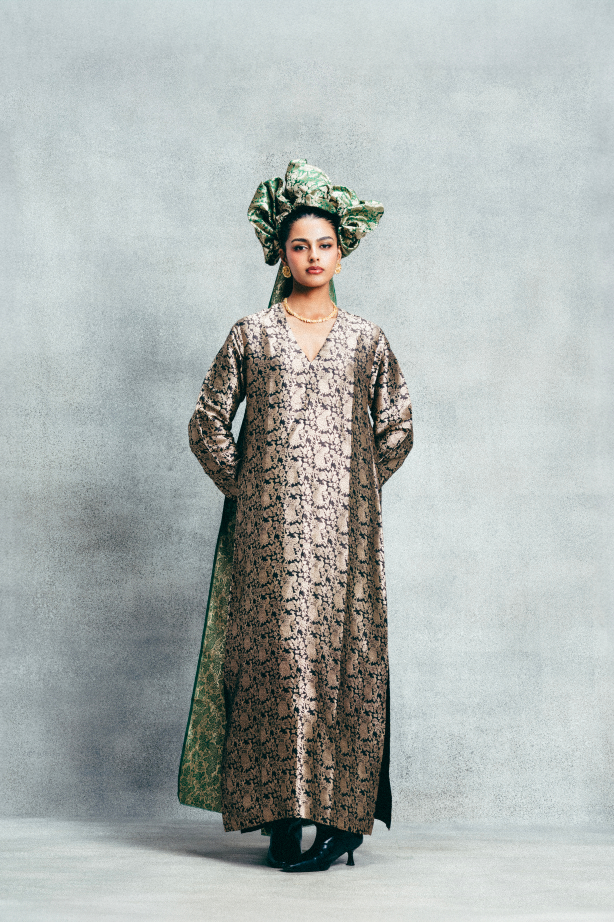 Handwoven Black & Gold Banarasi Kaftan