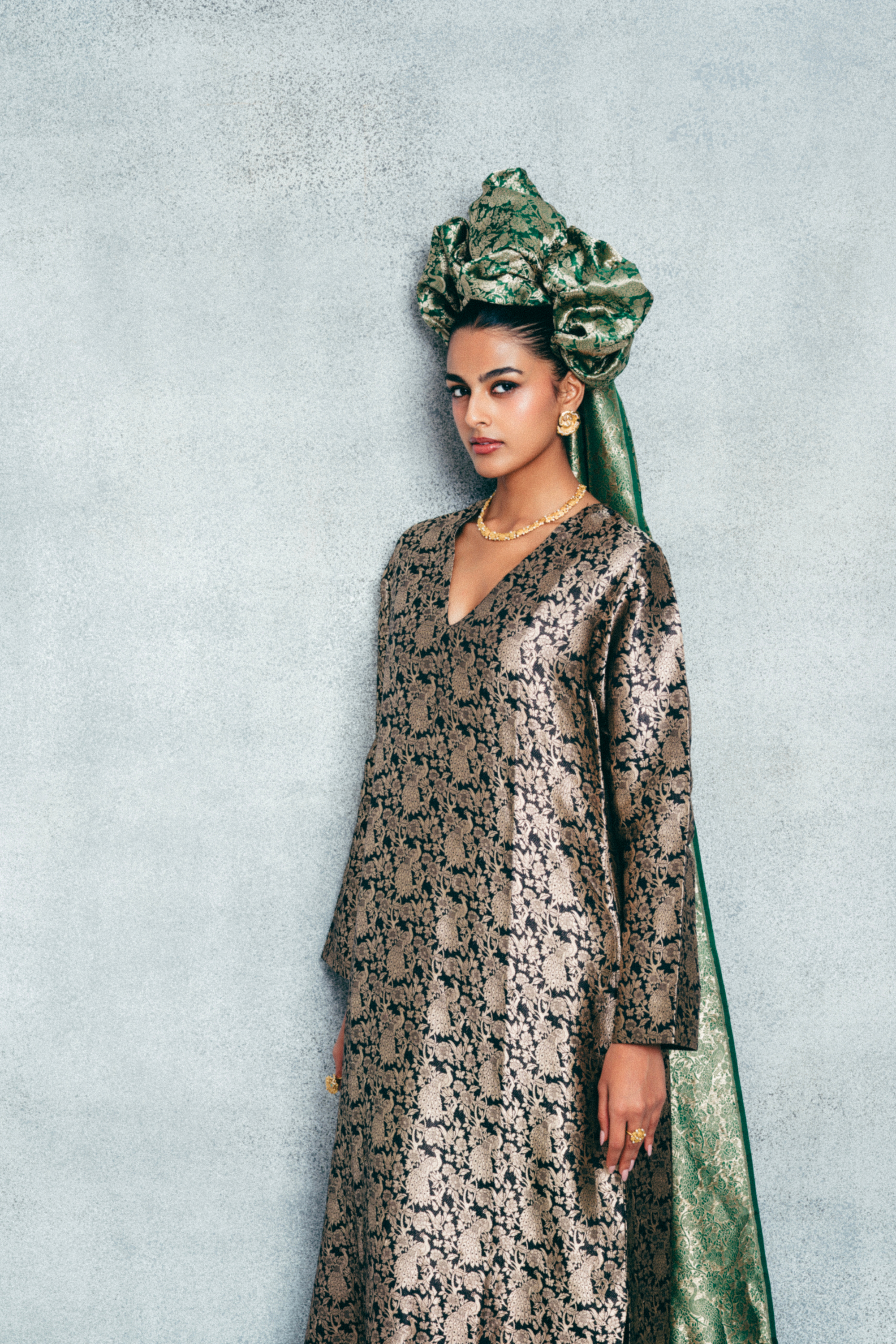 Handwoven Black & Gold Banarasi Kaftan