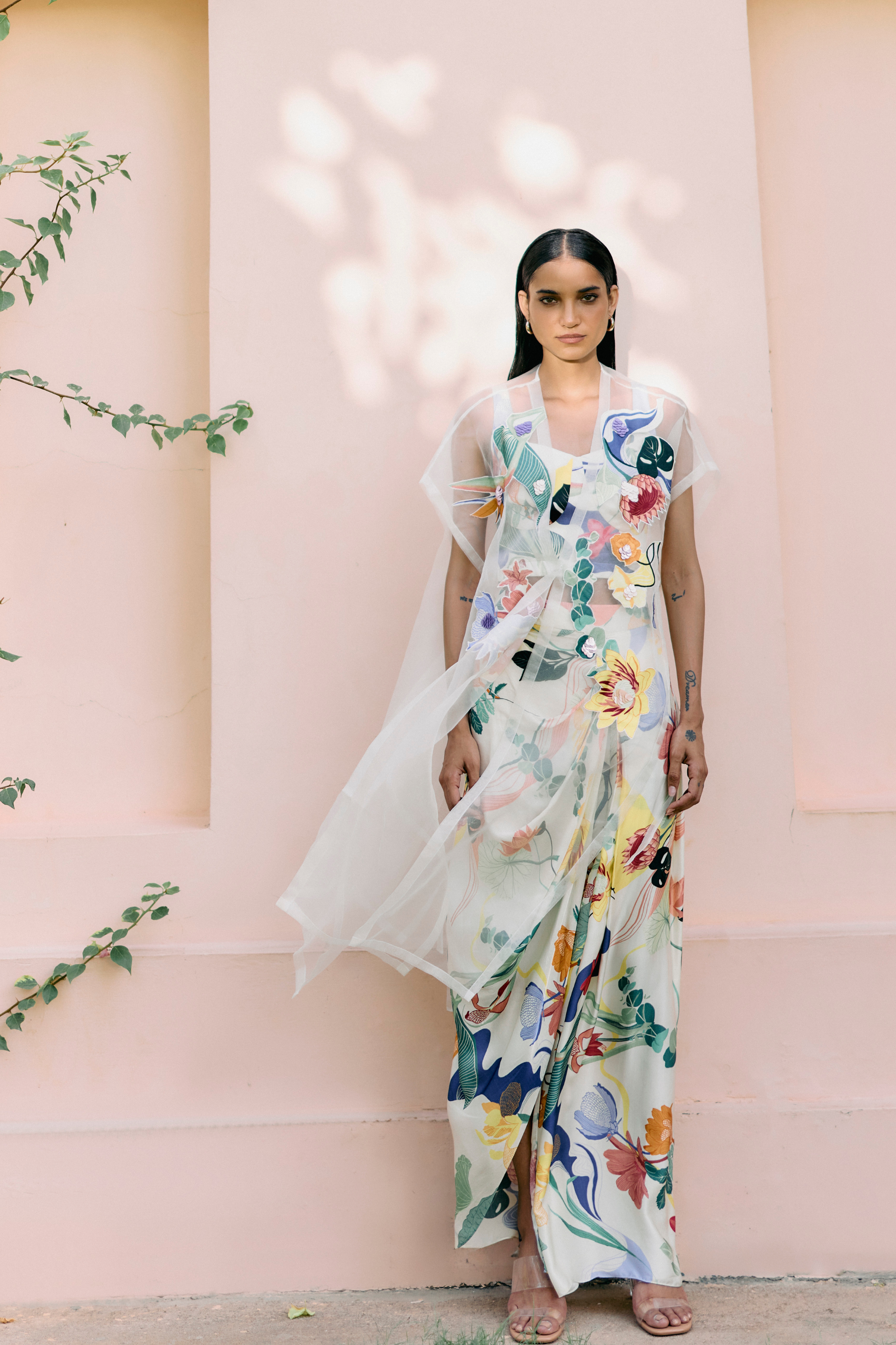 Pradise Cape Set With Slit Skirt