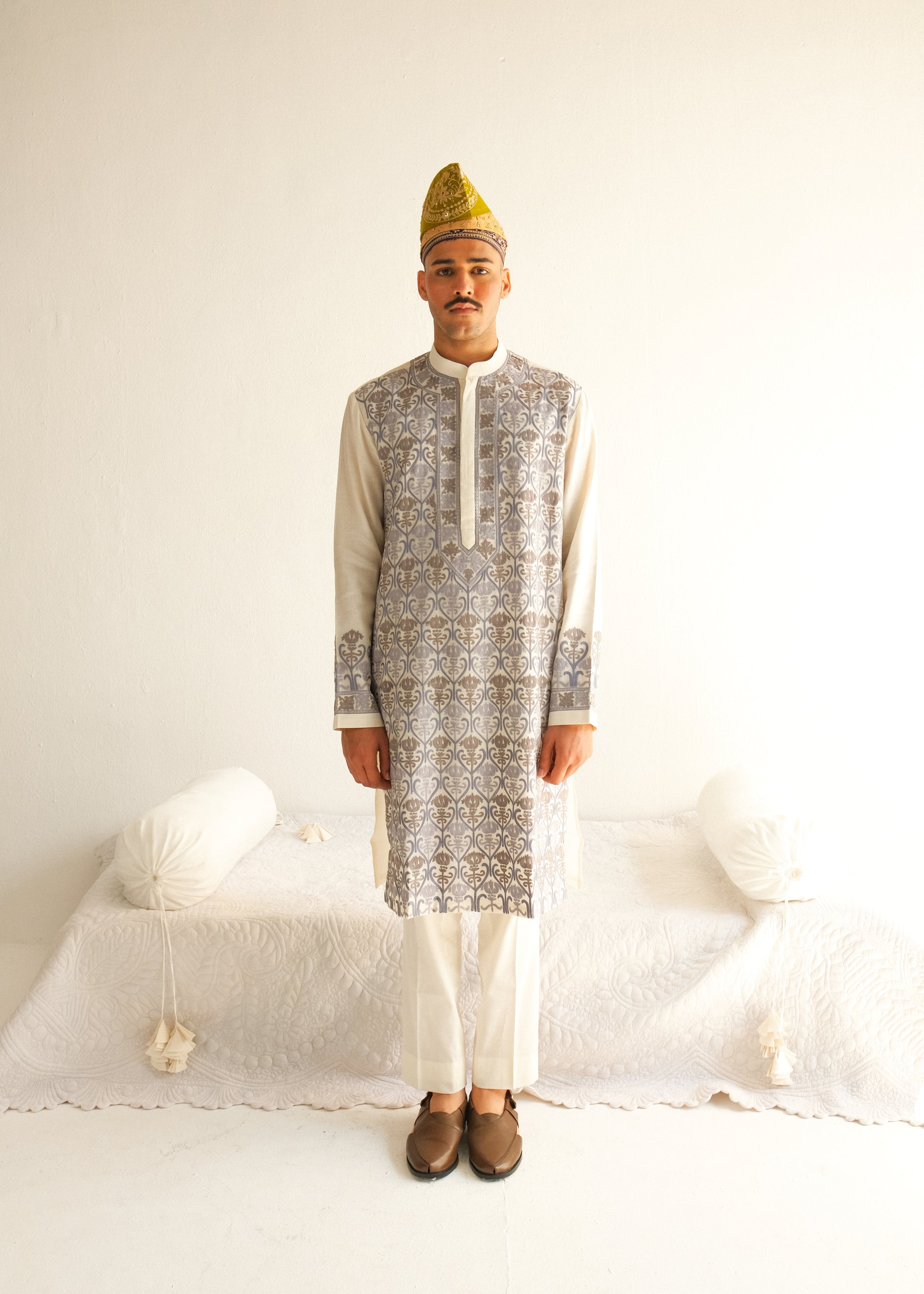 Aari Embroidery Ivory Kurta Set