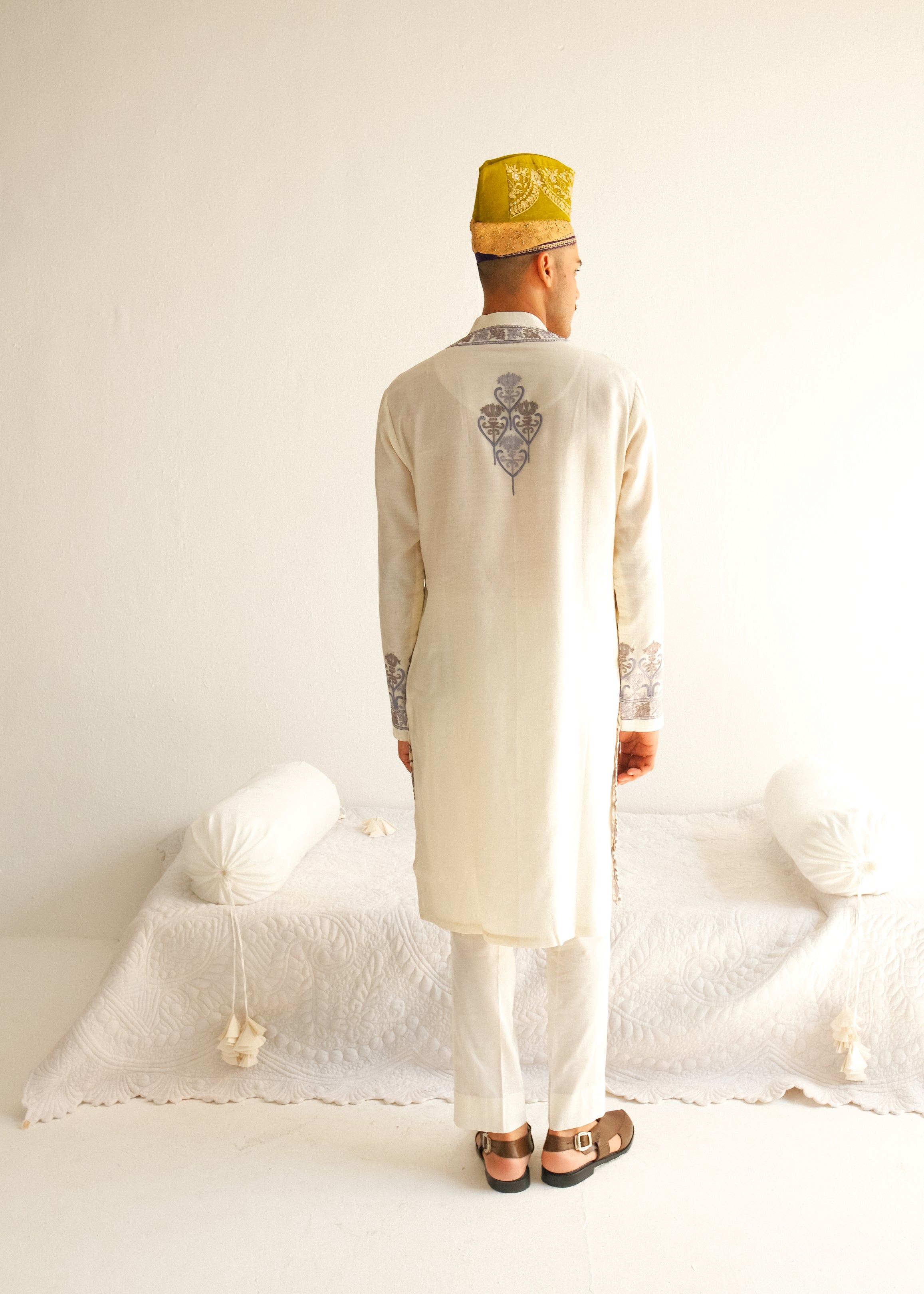 Aari Embroidery Ivory Kurta Set