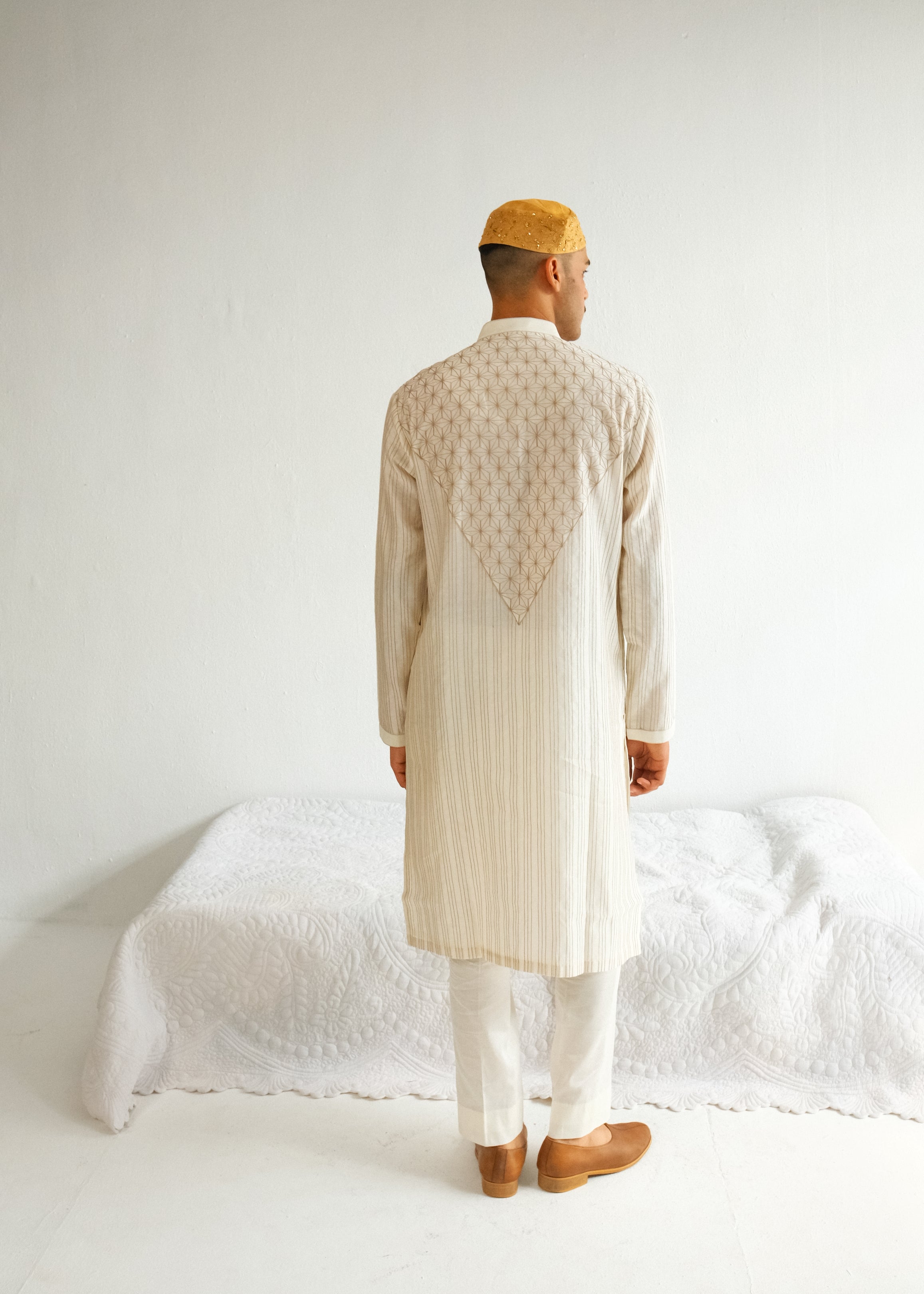 Dori And Marodi Embroidery Ivory Kurta Set