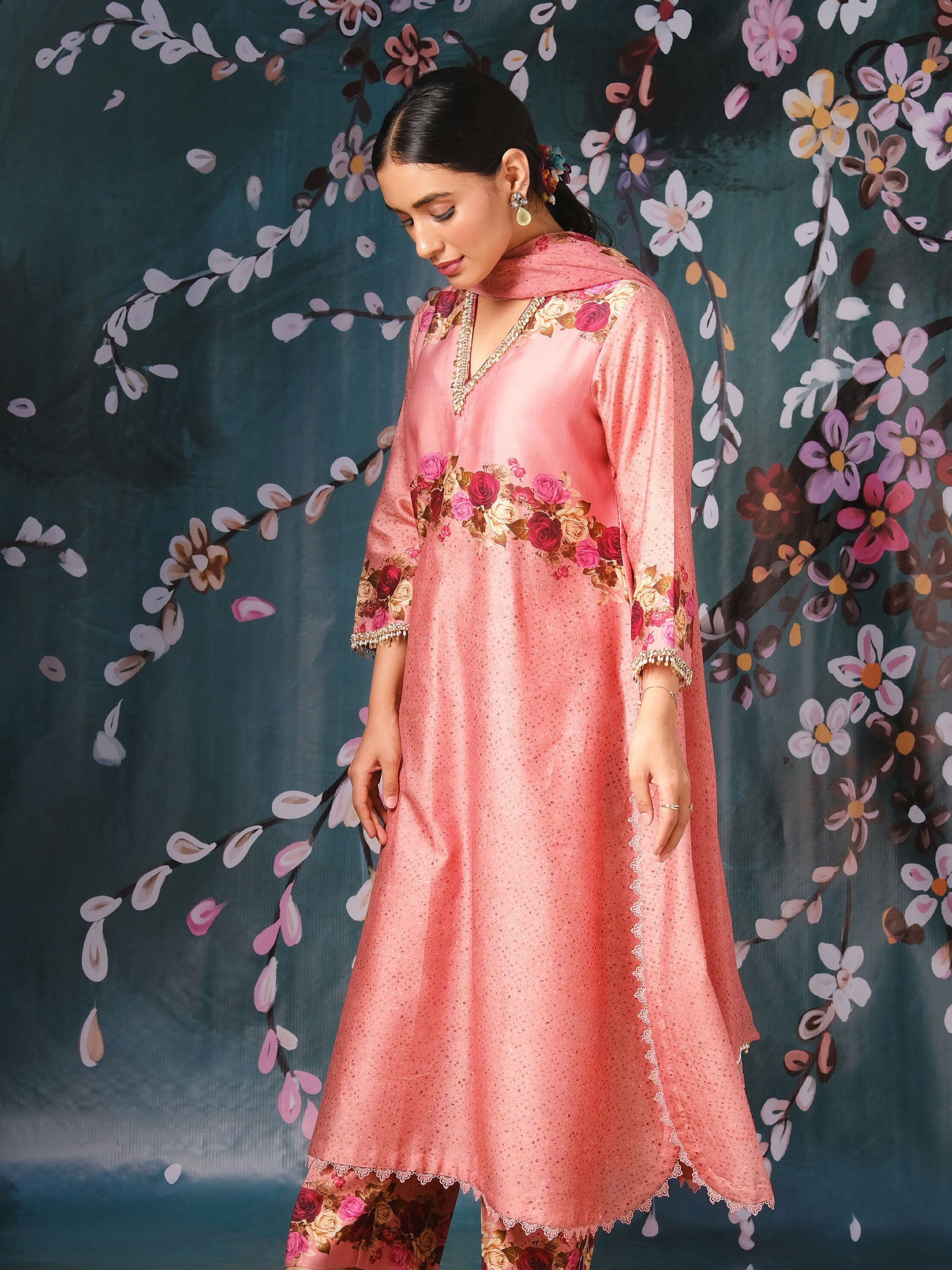 Vintage Rose Style With Dupatta - Pink