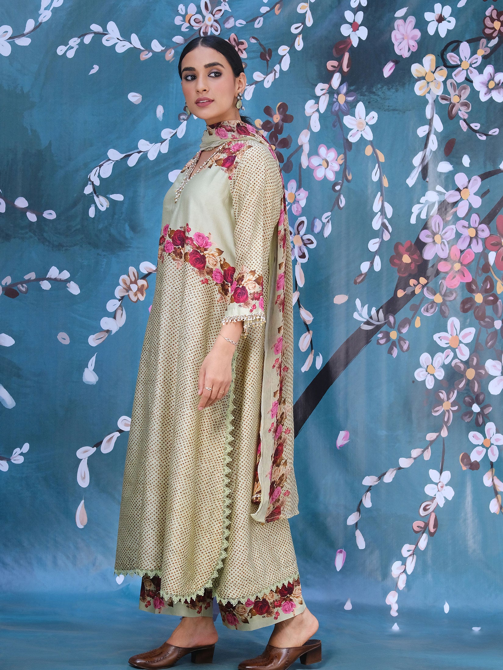 Vintage Rose Style With Dupatta - Green