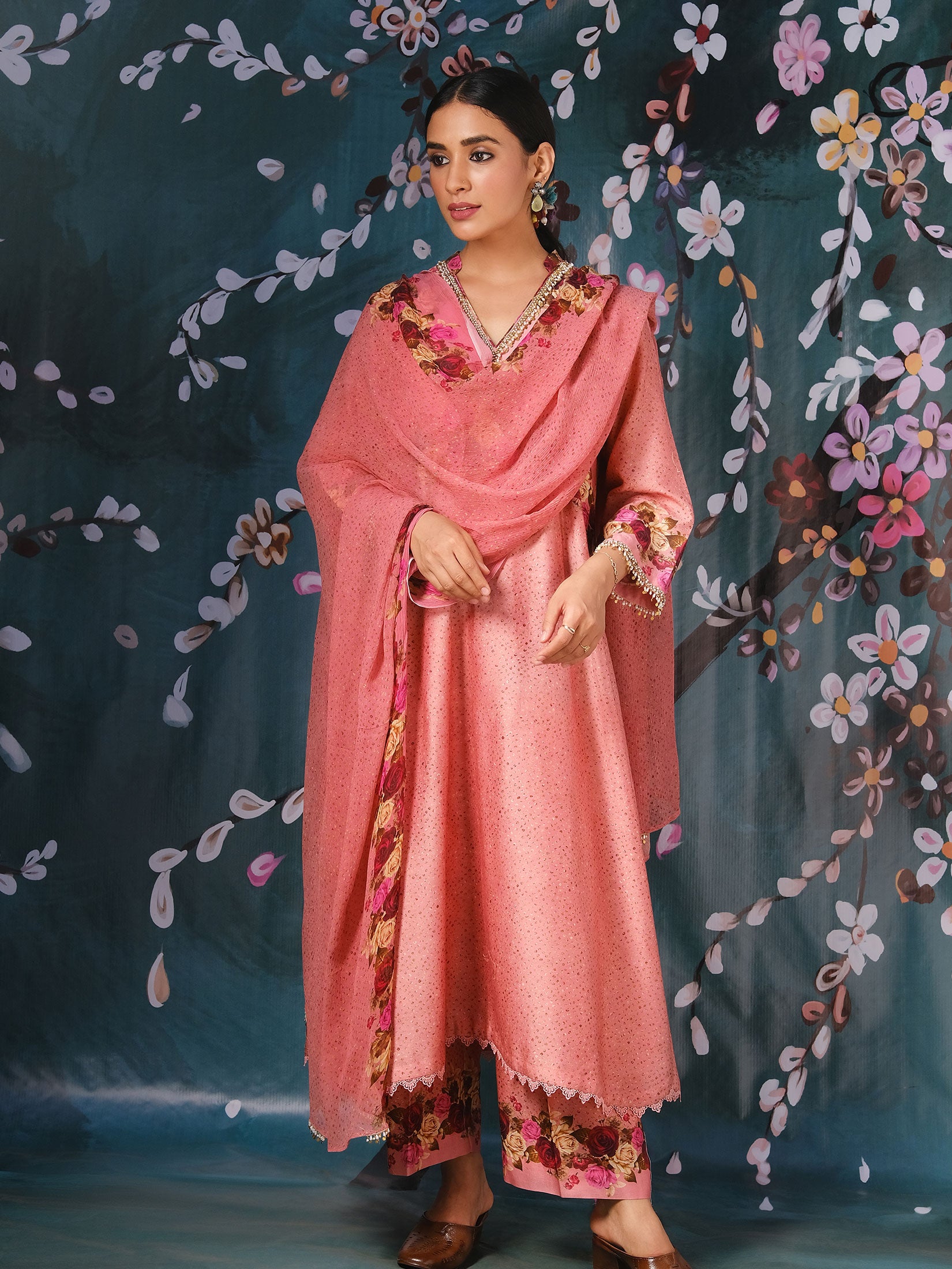 Vintage Rose Style With Dupatta - Pink